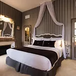 Szálloda Le Petit Manoir Sarlat-la-Canéda