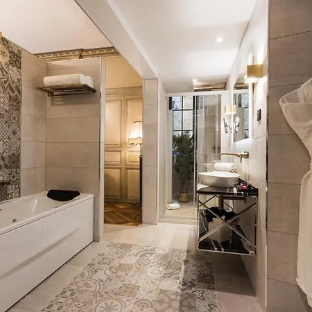 ホテル Le Petit Manoir 4*