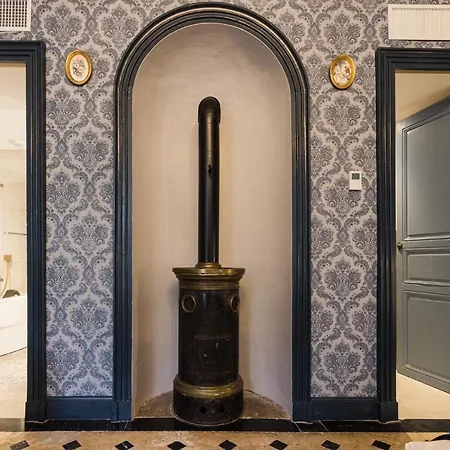 Hotel Le Petit Manoir 4*