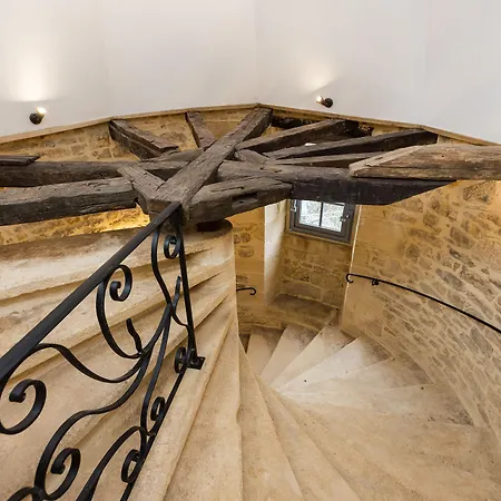 Hotel Le Petit Manoir 4*