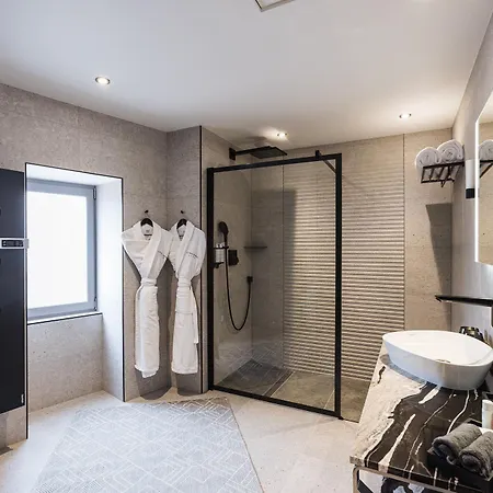 ホテル Le Petit Manoir 4*