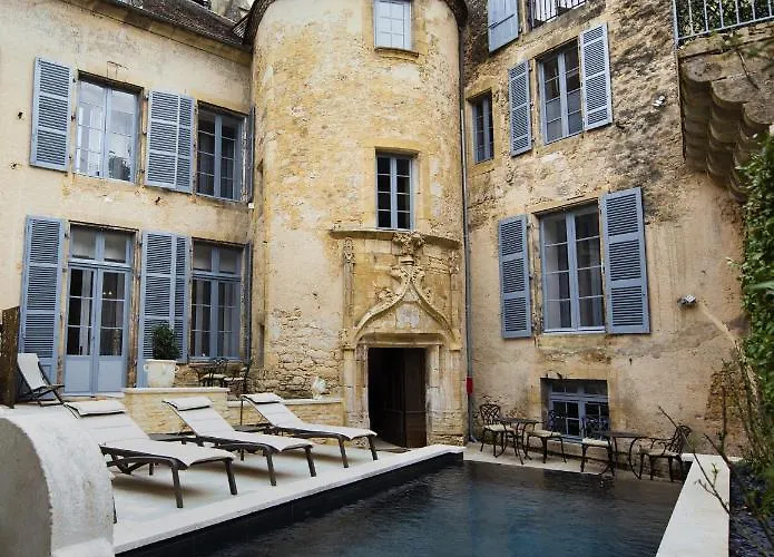 Hotel Le Petit Manoir 4*