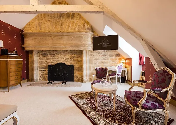 Le Petit Manoir Hotel