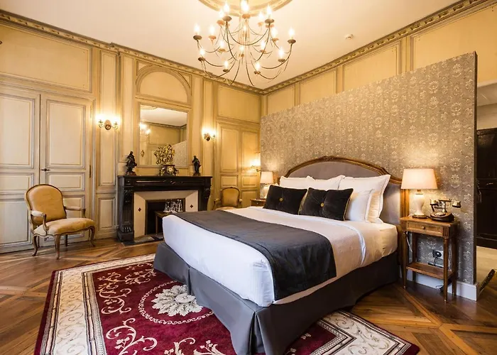 Le Petit Manoir Hotel 4*