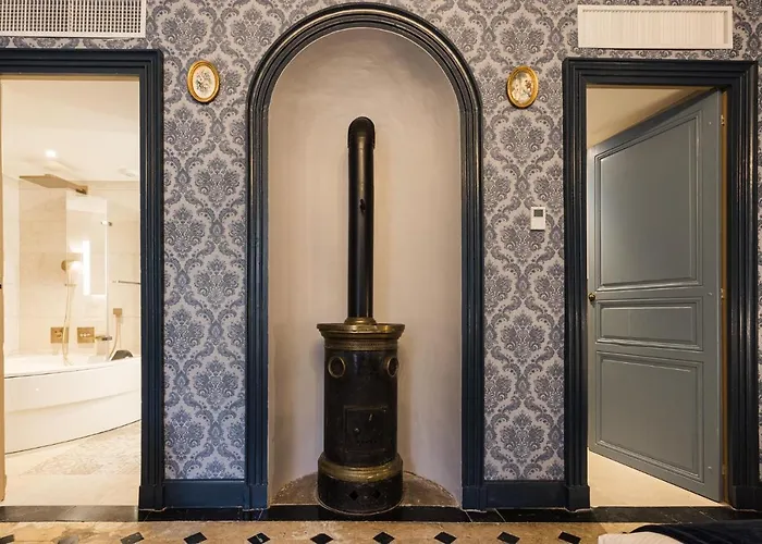 Hotel Le Petit Manoir 4*