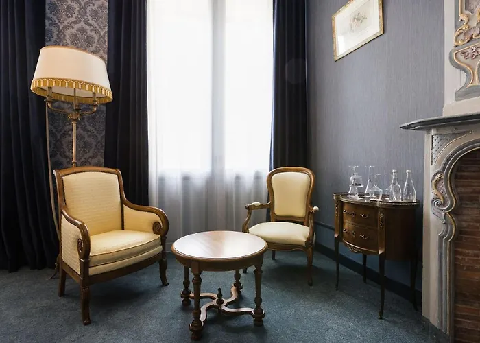 Le Petit Manoir Hotel 4*