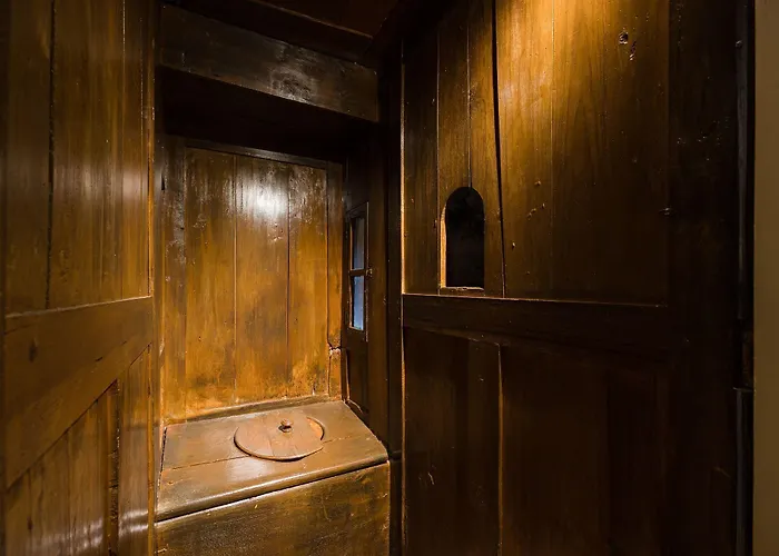 Le Petit Manoir Hotel